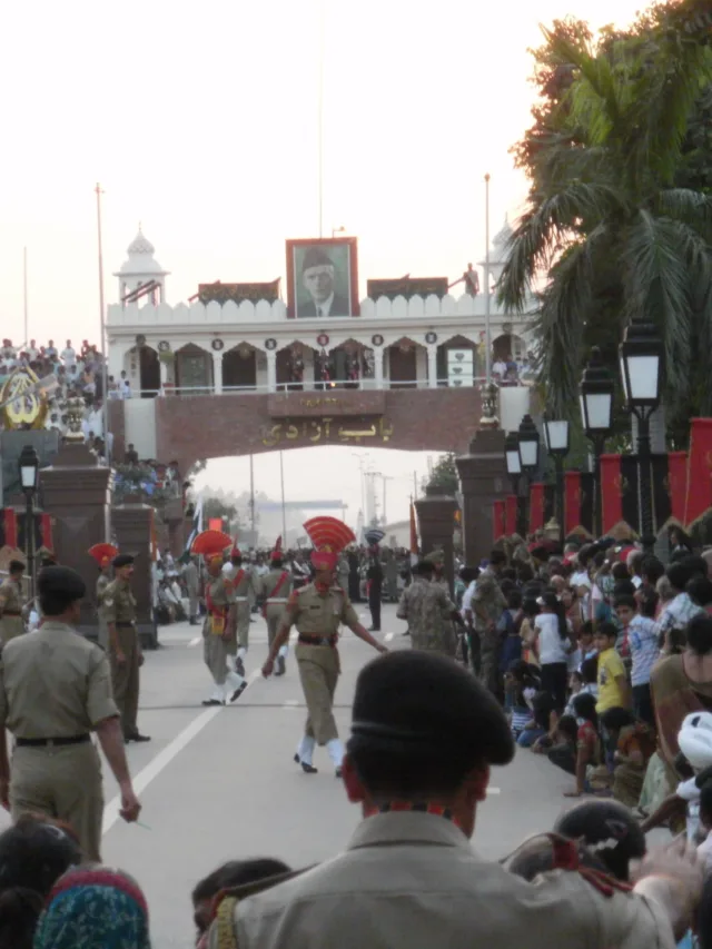 10 Amazing Facts to know about Wagah Border, India